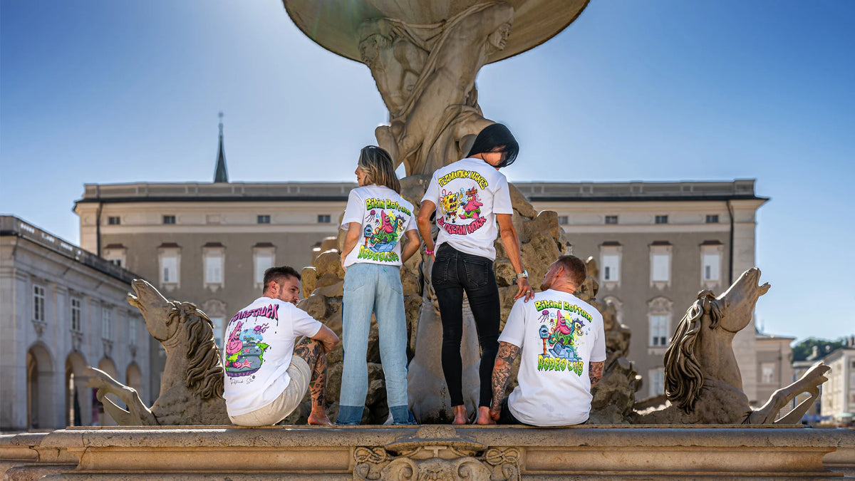 Posh Alley Cats crew at Residenzplatz Salzburg – Posh Alley Cats Salzburg