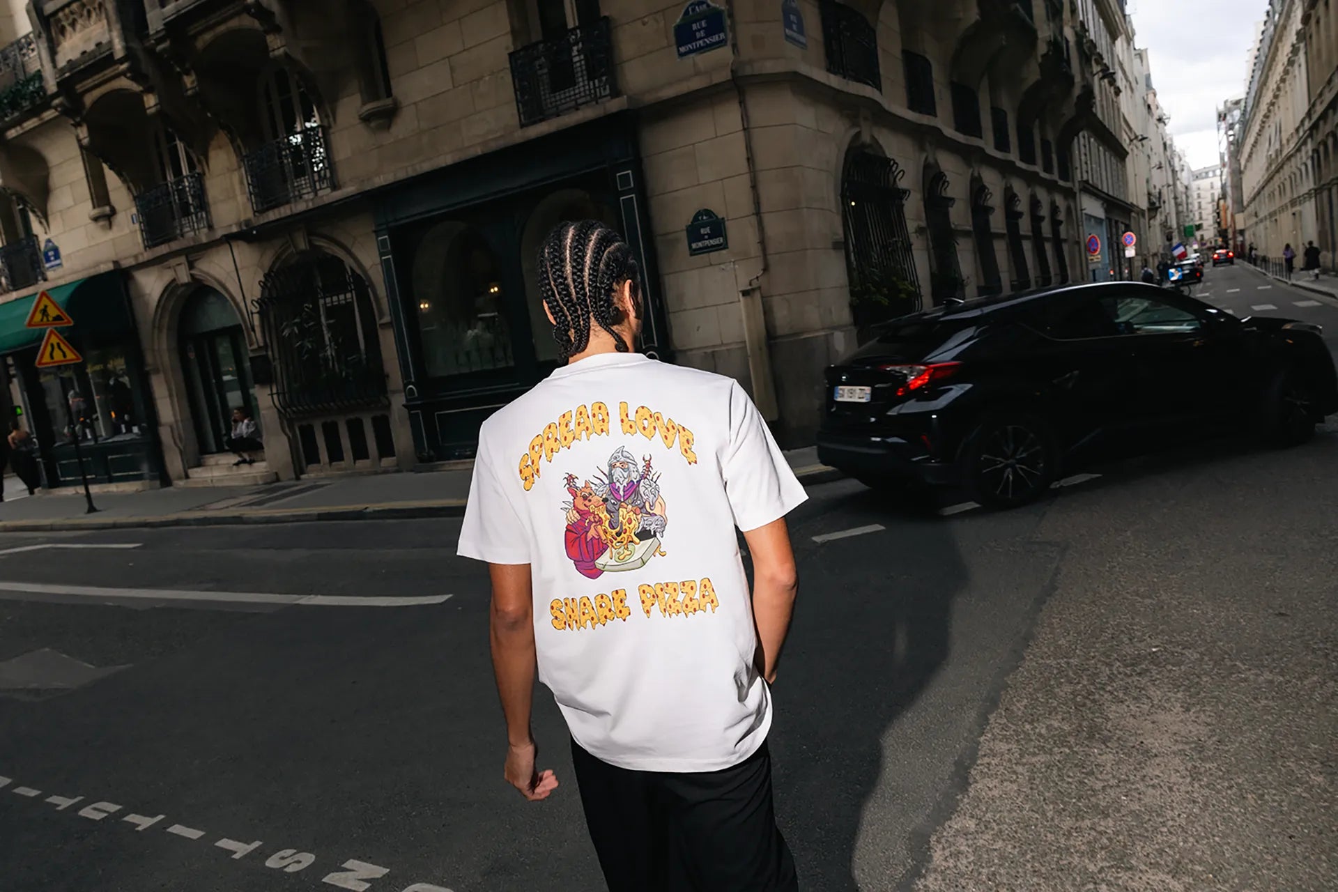 SPREAD LOVE SHARE PIZZA